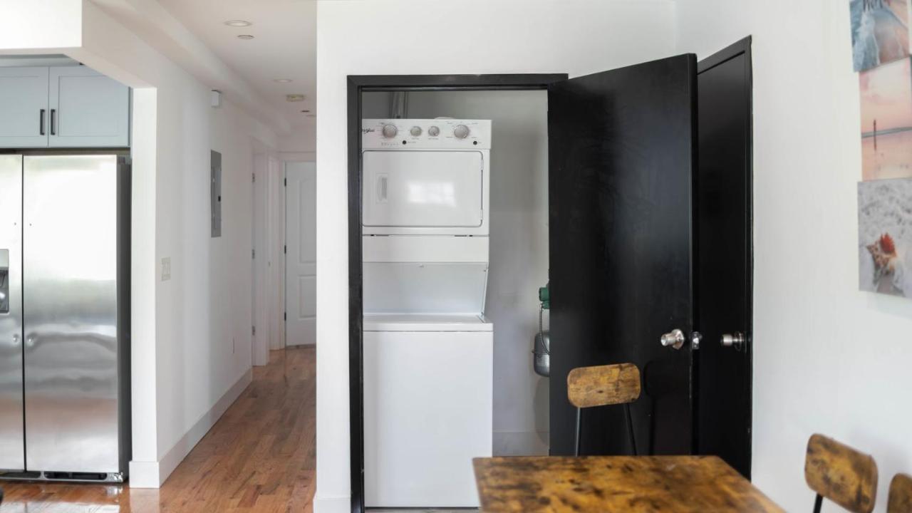 Lovely 3-br In Queens, Near Rockaway Apartamento Nova York