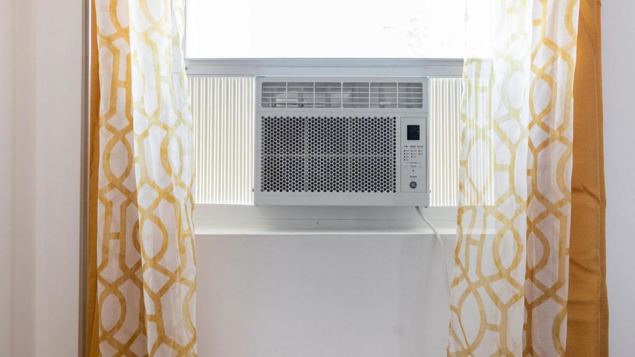 Lovely 3-br In Queens, Near Rockaway Apartamento